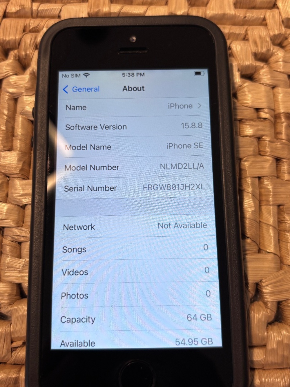 iPhone SE (1st generation) - Picture 2 of 10